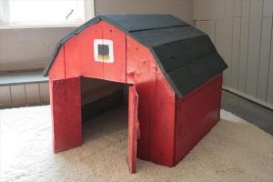 pallet-barn-toy-4