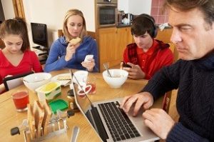 electronics at the dinner table kills conversation